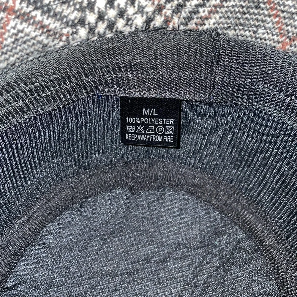 NWT Gray Plaid Women’s Hat - Picture 4 of 4